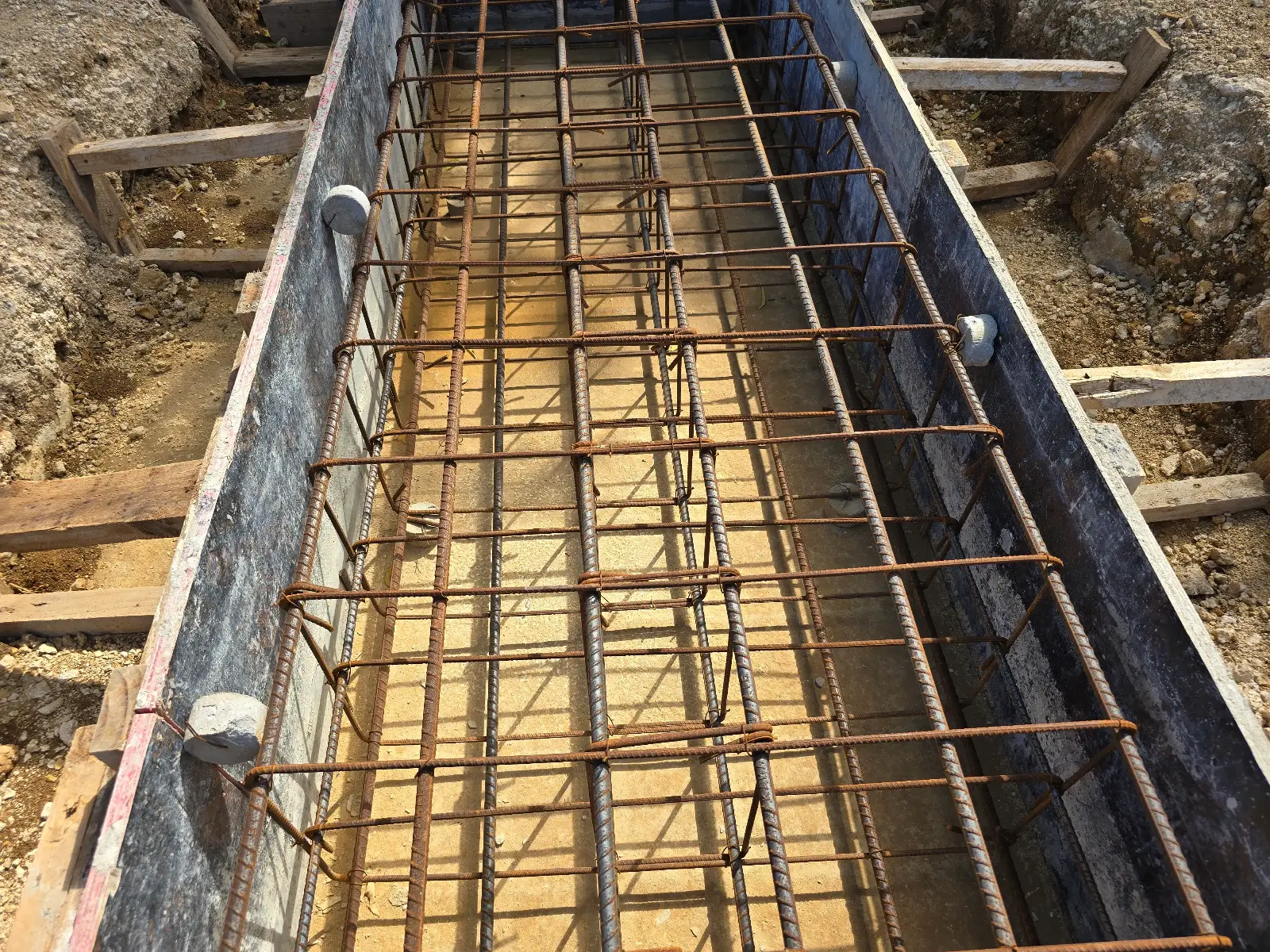 Zanzibar coastal construction by Leivant